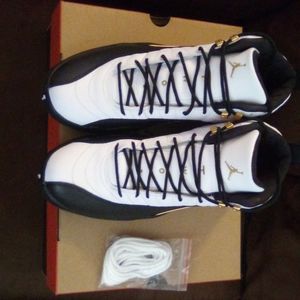 Jordan 12 Royal size 13